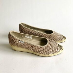 Keen Gold Cream Canvas Rubber Outsole Open Toe Wedges size 7
